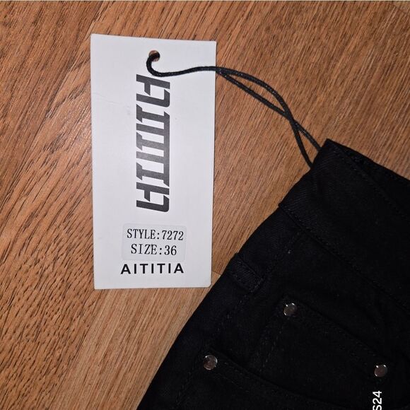 Two-Tone Black and Red Men's Jeans New With Tags Size 36 - Picture 3 of 11